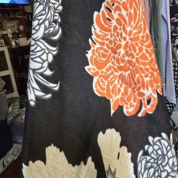 OSFM NWOT Boutique Kimono 37.5Long 34.5ptp Blk Floral Raw Fringe Hem Soft! - Picture 5 of 13